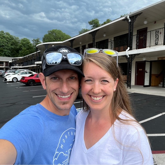 Meet your Posher, Carissa - Picture 1 of 5